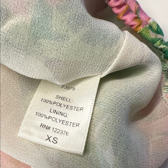 Vibrant Leaf Print Halter Crop Top - Picture 6 of 6